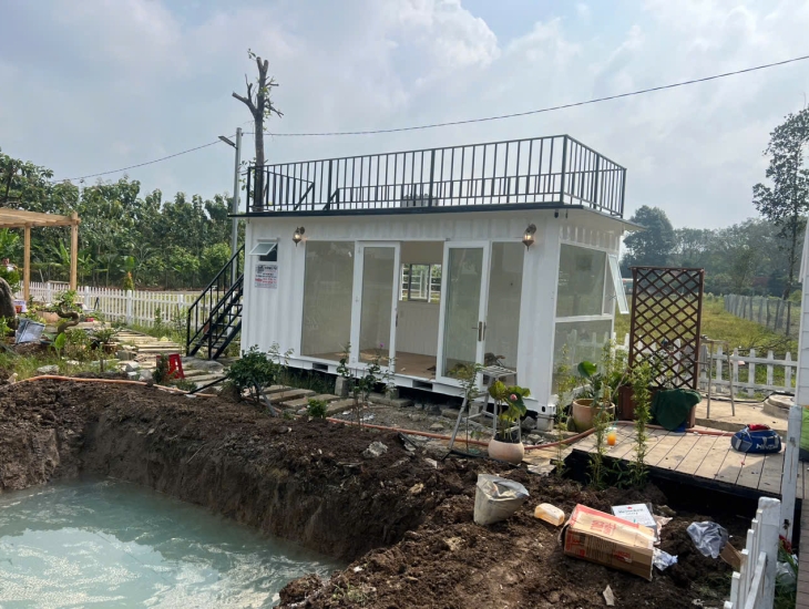 CONTAINER 20F HOMESTAY